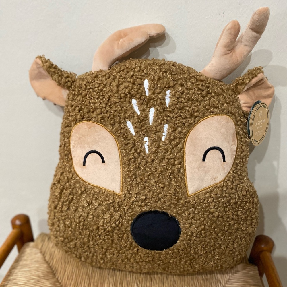 Aspen Decorative Deer plush pillow - Brand new!  plush and warm winter ready - Picture 3 of 7